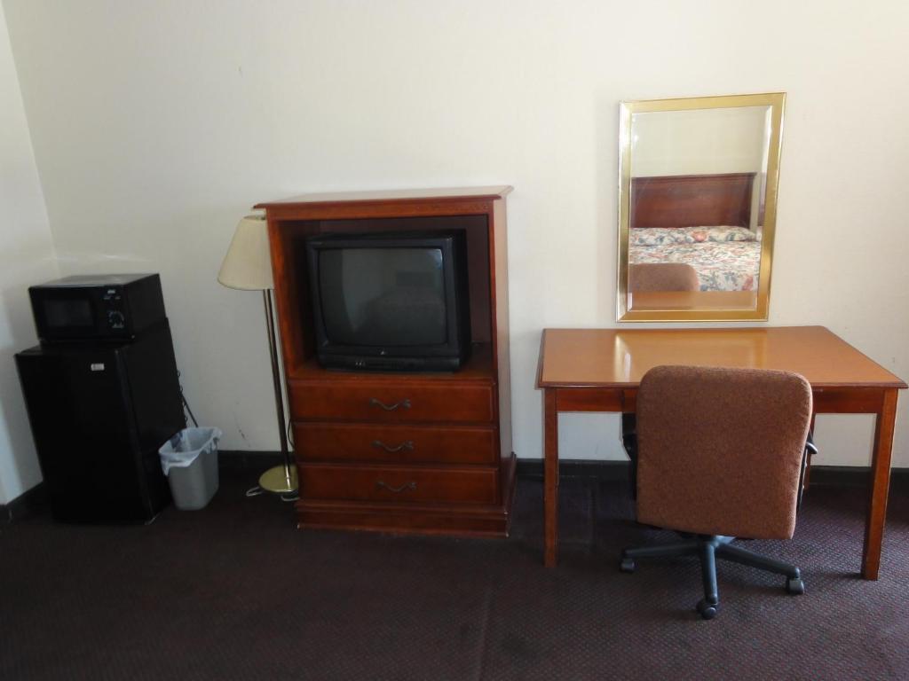 Budget Inn Selma Room photo