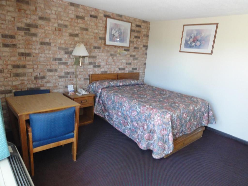 Budget Inn Selma Room photo